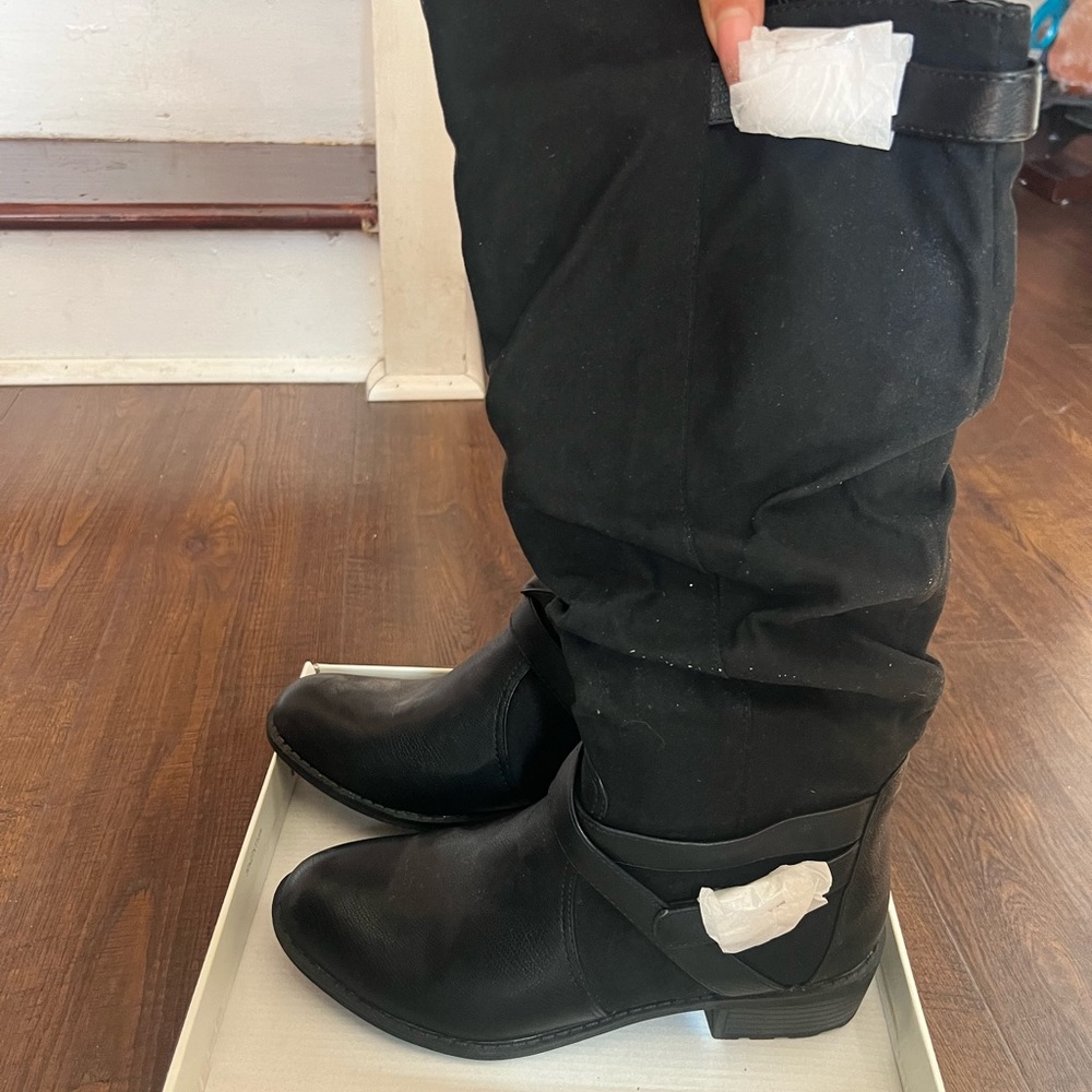 Beautiful new boots never worn in their original box